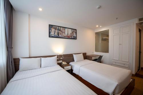 Twin Room with View image 5