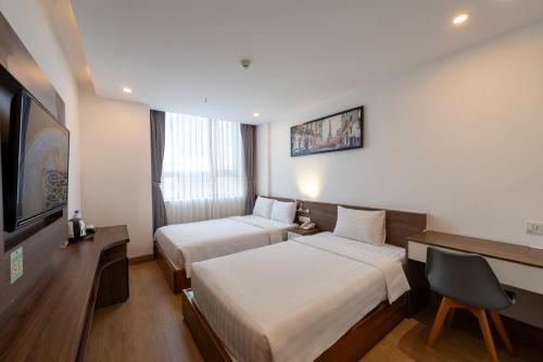 Twin Room with View image 6