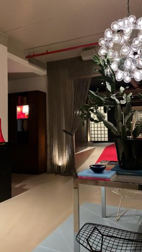 Cherry Warehouse Hotel - image 11