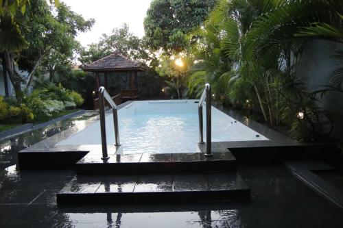 Shrine Guest House