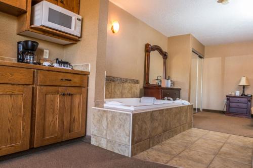 Elkwater Lake Lodge and Resort in Elkwater (AB)