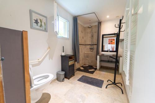 Gîte Cévennes de plein pied tout confort avec piscine privative 12 pers (Gite Cevennes de plein pied tout confort avec piscine privative 12 pers) in Le Collet De Deze