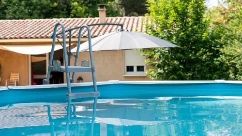 Gîte Cévennes de plein pied tout confort avec piscine privative 12 pers (Gite Cevennes de plein pied tout confort avec piscine privative 12 pers) in Le Collet De Deze
