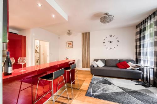 Apartment with garden in Prague 6 in Praha-Suchdol