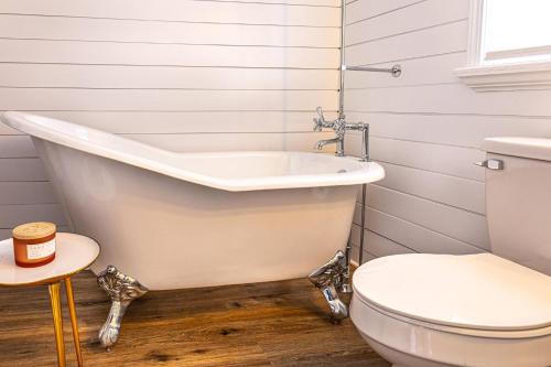 Létesítmények, Stylish 2BR n Old Town Greenwood in Greenwood (Indiana)