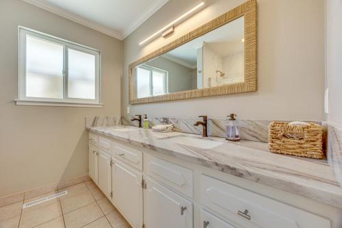 Shop, Hike & Explore: Fresno Home w/ Private Pool!, Fresno (Foto 3)