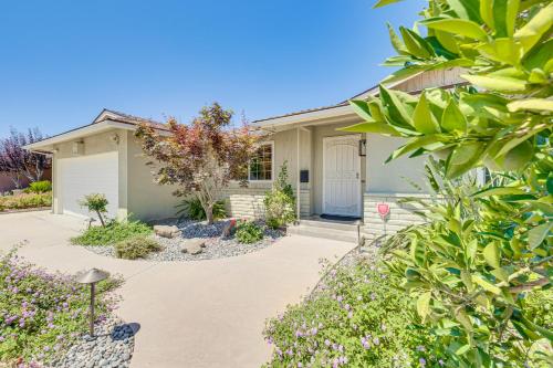 Shop, Hike & Explore: Fresno Home w/ Private Pool!, Fresno (Foto 7)
