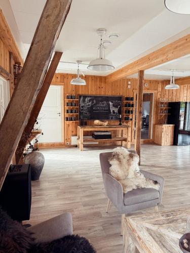 Holmen Husky Lodge