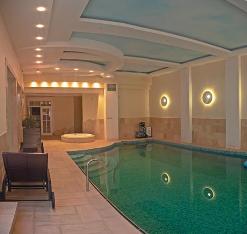 Luxury villa indoor pool Warsaw