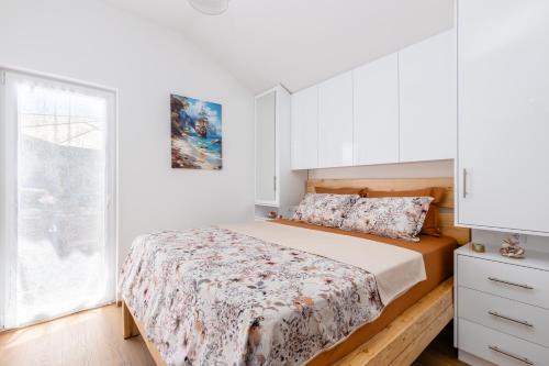 House with Pool - Ratisevina in Ratisevina