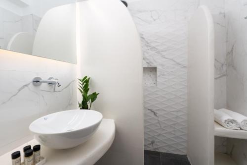 Proteas Hotel – Kamari, UT