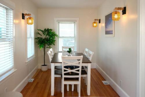 Lakeview Getaway with Hot Tub in บิลเลริกา (MA)