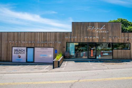 Lakeview Getaway with Hot Tub in บิลเลริกา (MA)