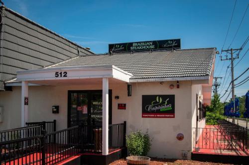 Lakeview Getaway with Hot Tub in บิลเลริกา (MA)