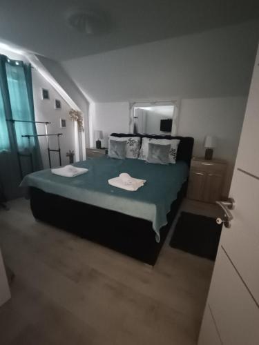 1 double bed, 1 sofa bed