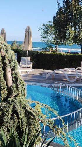 Blue Bay Hotel – Sunny Beach, WY