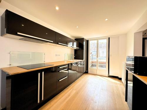 L'Iconic - By BEST KEYS - Vue Exceptionnelle Cathedrale - Terrasse Privee- Prestige en Plein Cœur de in Sens