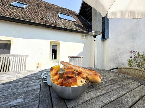 Patogumai, L'Iconic - By BEST KEYS - Vue Exceptionnelle Cathedrale - Terrasse Privee- Prestige en Plein Cœur de in Sens