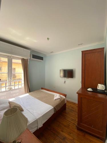 Budget Double Room image 3