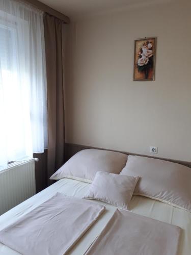 ERDŐALJA Vendégház (ERDOALJA Vendeghaz) in Bogacs