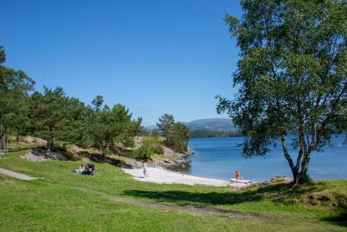 مناطق جذب قريبة, Modern apartment with stunning view and access to sea in Paradis