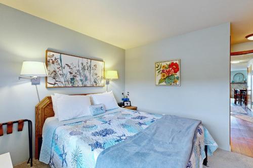 Ocean View Vacay - image 6