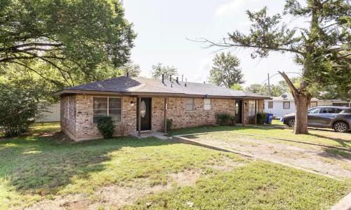Find Peace at Charming Comfortable Downtown Home in Whitesboro (TX)