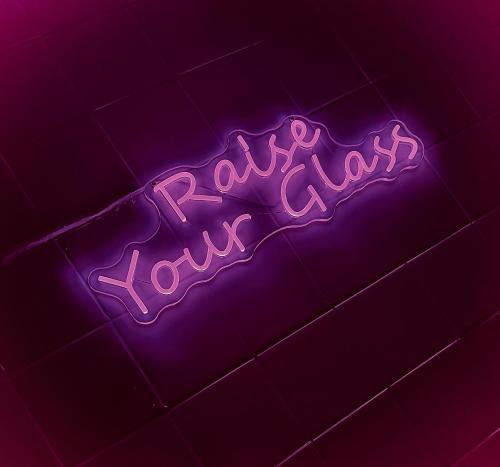 Magenta Melodies, 5 Bedroom House