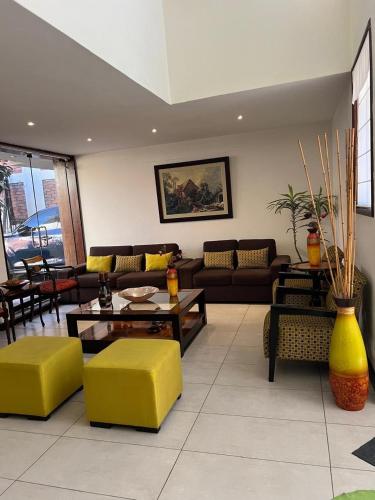 Casa Amoblada, Amplia, Moderna, Convención Minera