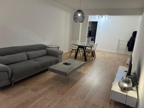 2 Bedroom Ocean view Apartment, Nice (photo 7)