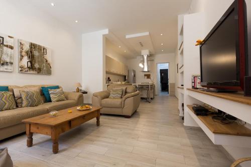 Pawlu Accommodations