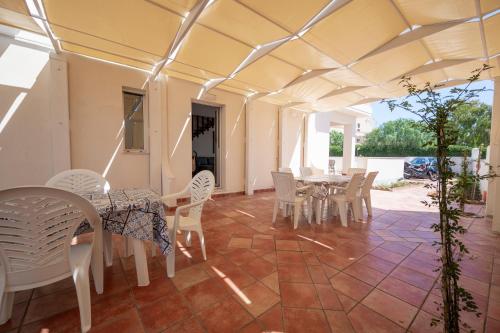Three-Bedroom Villa image 10