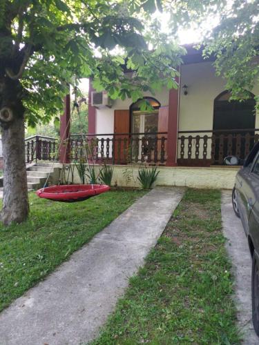 Kuća za odmor Dado (Kuca za odmor Dado) in Saršoni