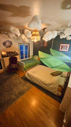 Jurassic Lodge, le repaire des dinosaures gîte à louer Bouleuse