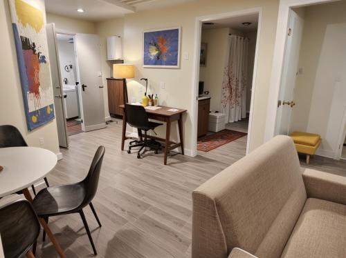 One-Bedroom Premium Apartment image 7