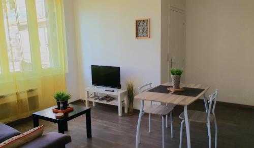 Appart Confortable à Tulle - Bien situé - Calme (Appart Confortable a Tulle - Bien situe - Calme) in Tulle