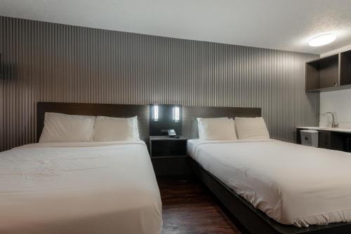 Econo Lodge Limon - image 11