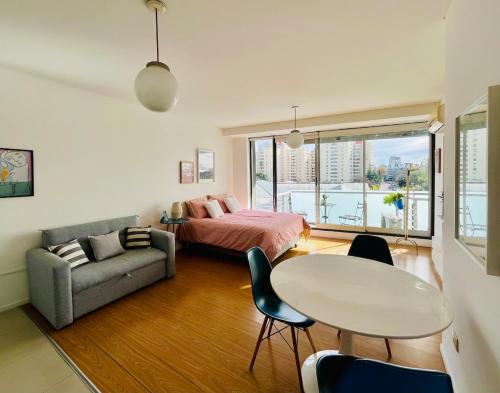 Studio with a view and balcony in Palermo