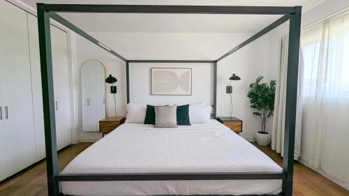 LA Huge Mid Century Guesthouse Patio LAX Beach in Los Angeles, USA
