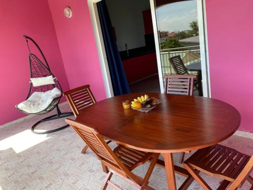 Μπαλκόνι/βεράντα, Studio Fressinette ou F3 Charme Exotique - Capesterre-Belle-Eau, balcon, vue mer et proche plage in Καπεστέρ-Μπελ-Ο