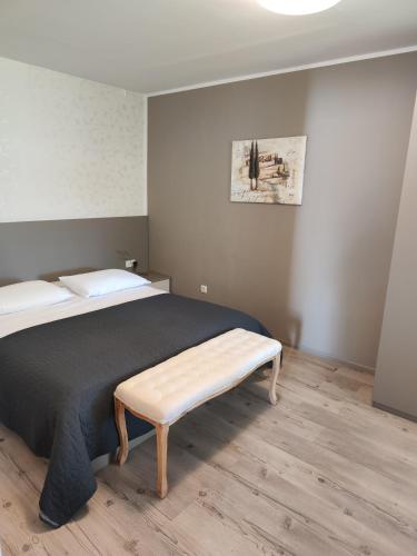 Two-Bedroom Apartment with Terrace image 5