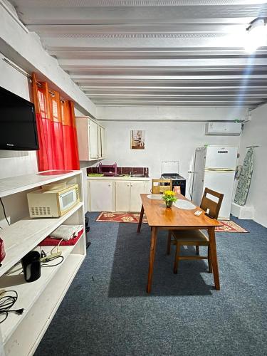 ห้องครัว, Alfred apartments in สการ์บอรูธ์