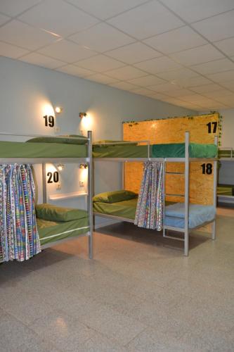 1 bunk bed