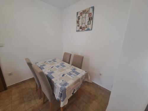 One-Bedroom apartment Standard image 10