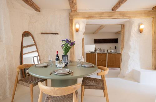 CASA ANANTA Appartements bien-etre aux portes du Verdon Refuge slow Life et sensoriel jusqu a 12 per in La Garde (Provence-Alpes-Cote d'Azur)