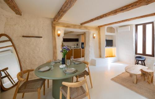 CASA ANANTA Appartements bien-etre aux portes du Verdon Refuge slow Life et sensoriel jusqu a 12 per in La Garde (Provence-Alpes-Cote d'Azur)