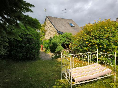 La maisonnette entre terre et mer in Lanloup