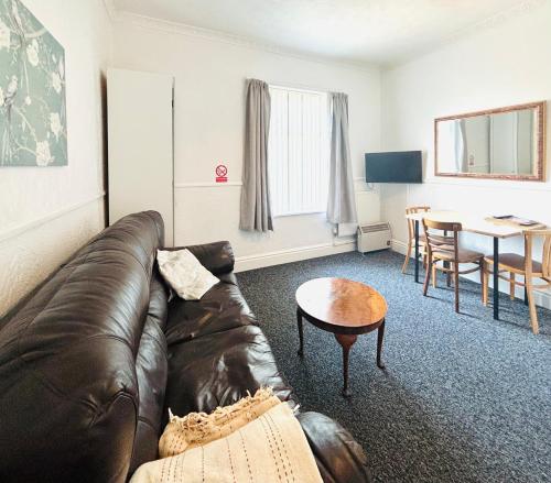 Springfield Holiday Apartments - image 8