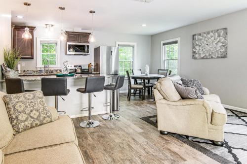 4 Mi to Main Street Petite Weaverville Escape! in Marion (NC)