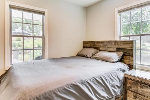 Petite Weaverville Escape 3mi to Main Street - image 11